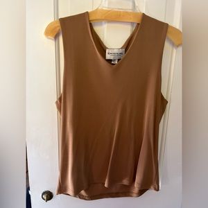 Sleeveless V-neck